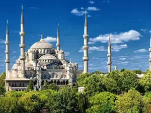 Подробнее о статье 114 фото Стамбула: улицы, мечети и дворцы столицы Турции